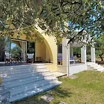 Villa Mayroula