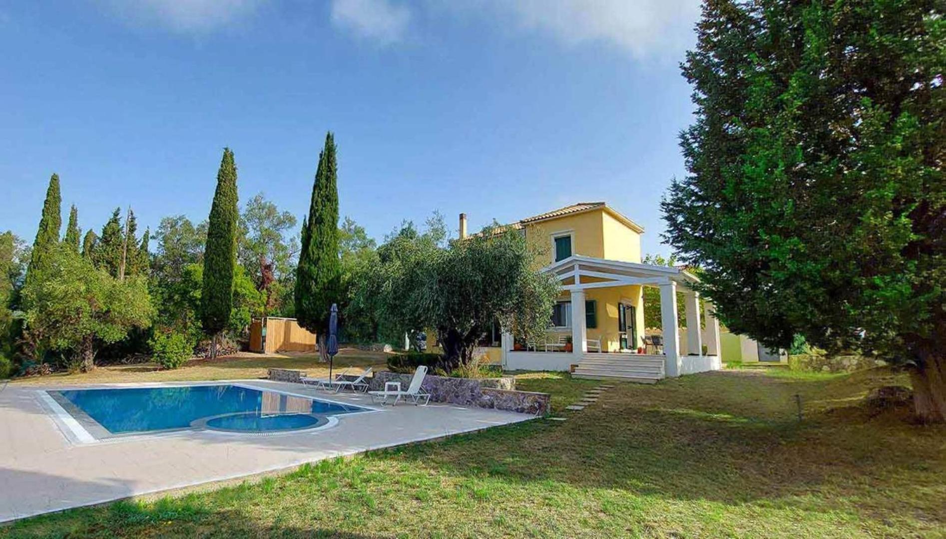 Mayroula Villa
